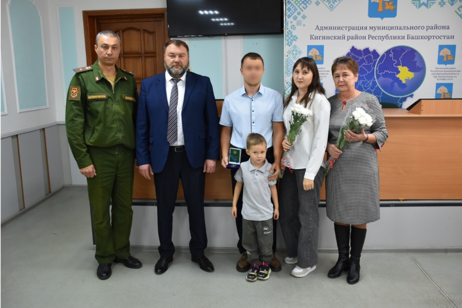 Военнослужащий СВО из Кигинского района получил боевую награду