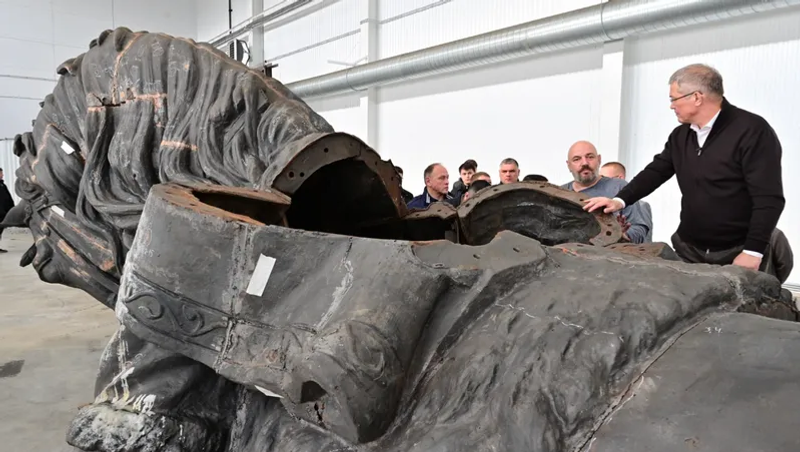 Глава Башкирии ознакомился с ходом восстановления памятника Салавату Юлаеву