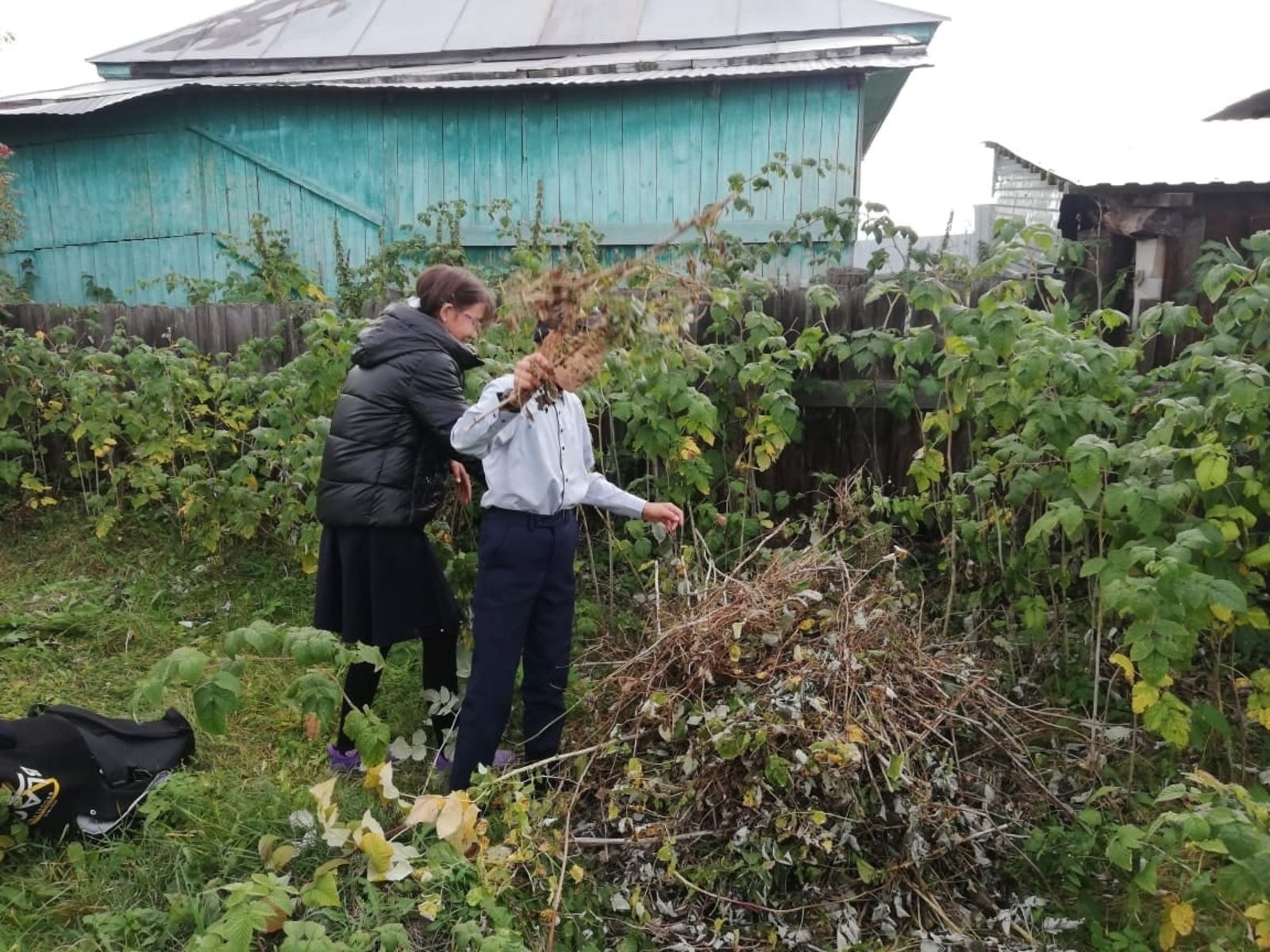 В Кигинском районе проводятся акции "Помоги ближнему" и "Чистый двор"