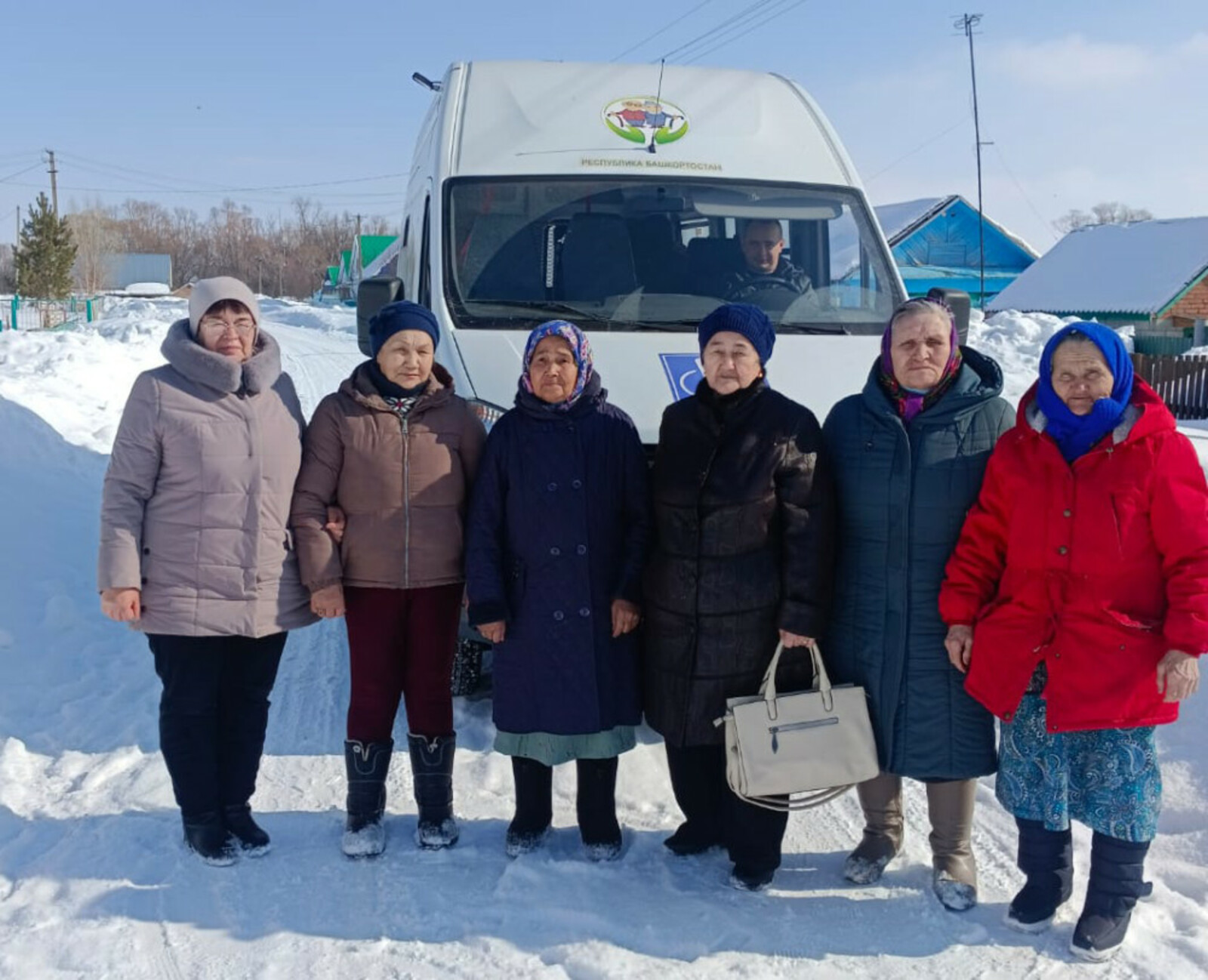 Куюргазинских пенсионеров доставляют до больницы на социальном такси