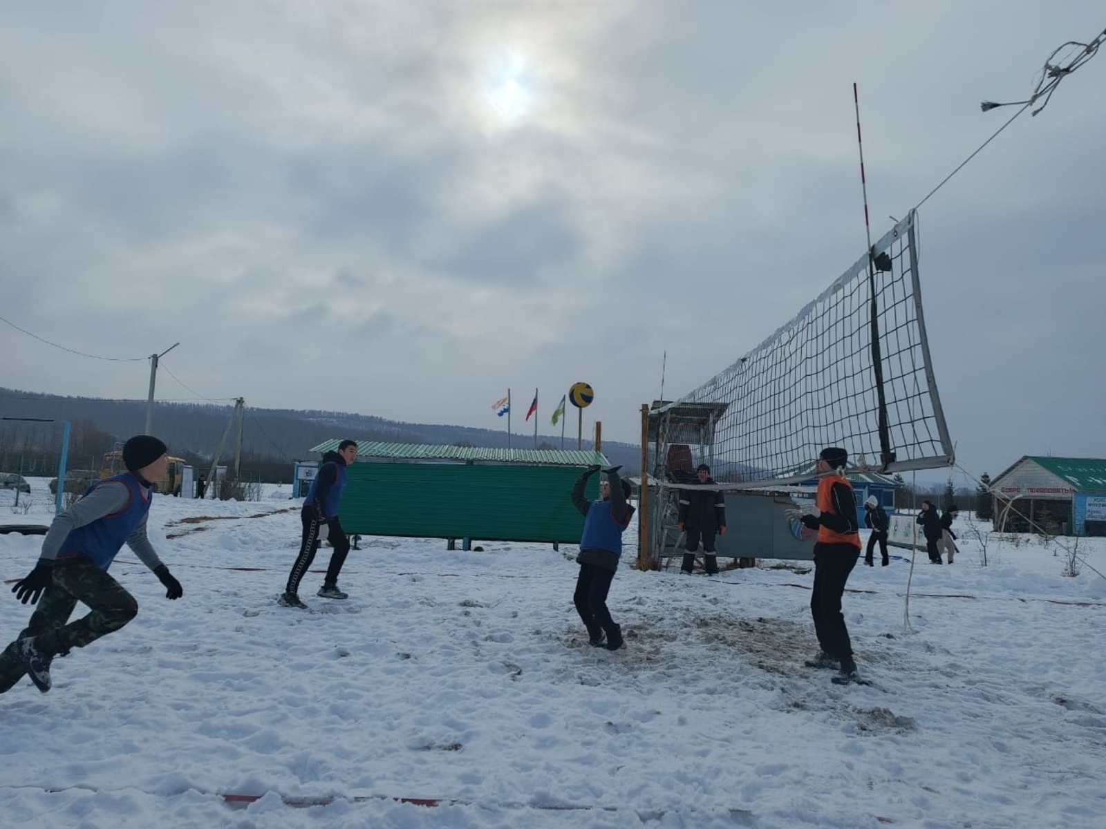 Волейбол на снегу