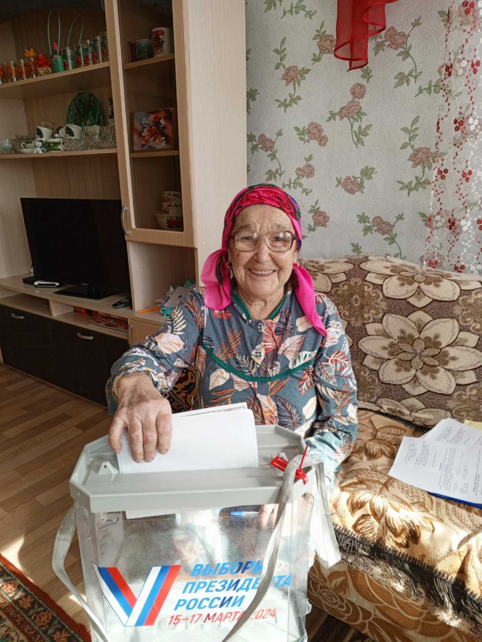 В течение трех выборных дней  в Кигинском районе активно организован процесс голосования  на дому по заявкам жителей