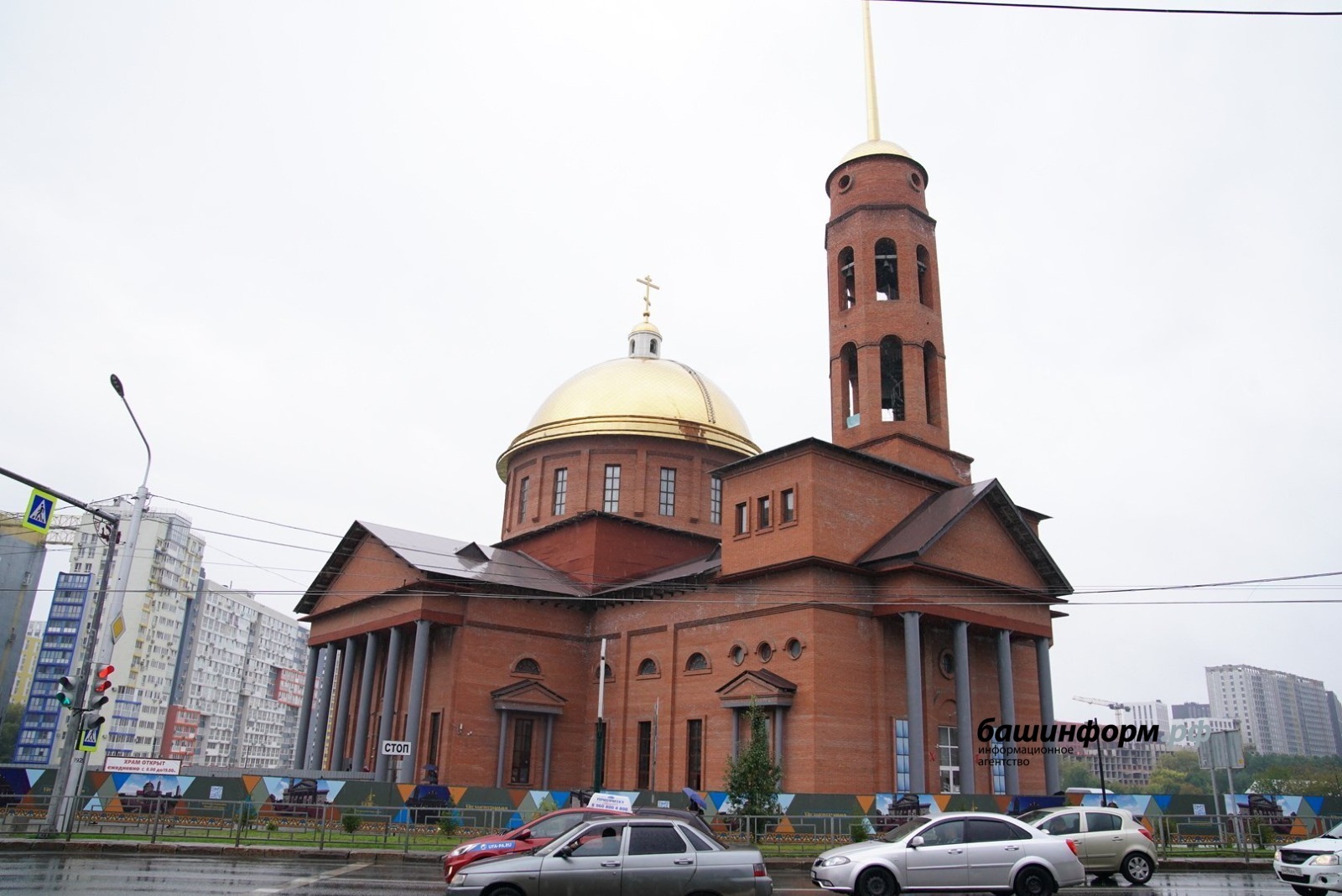 Глава Башкирии ознакомился со строительством собора