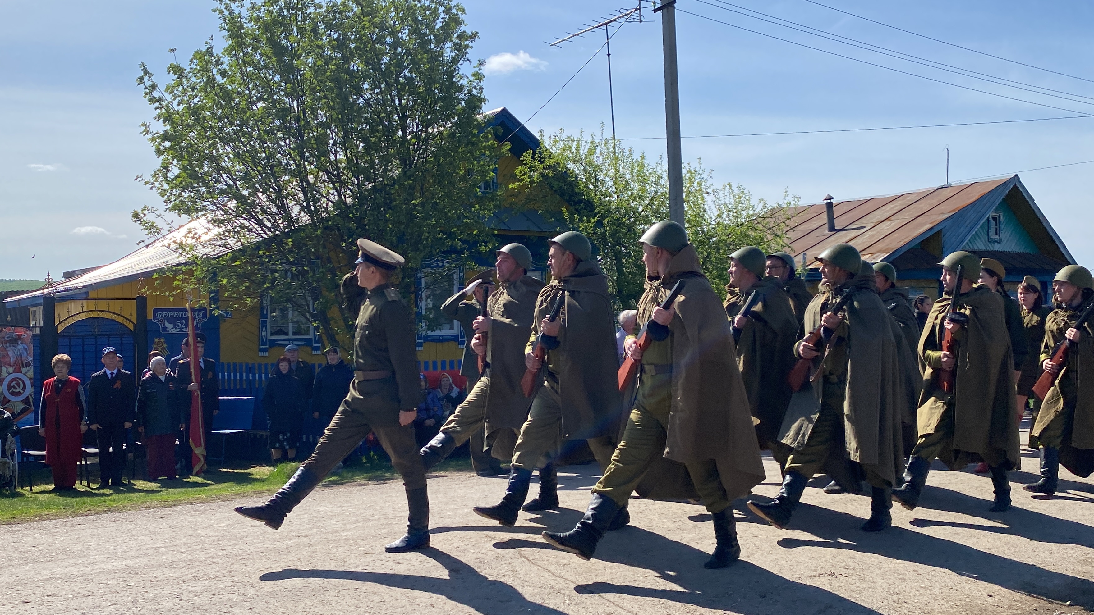 В Кигинском районе состоялся персональный парад для ветерана