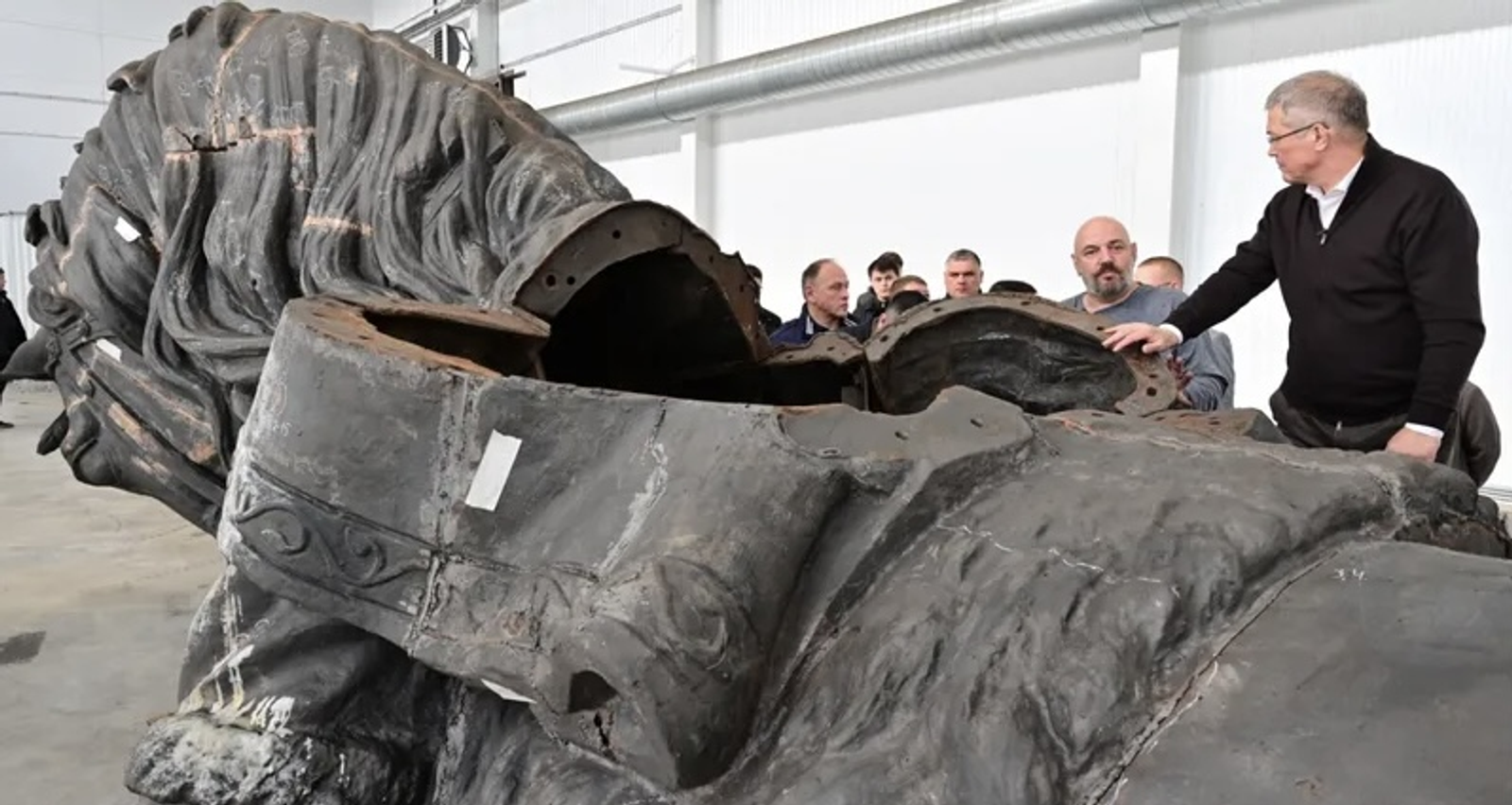 Глава Башкирии ознакомился с ходом восстановления памятника Салавату Юлаеву