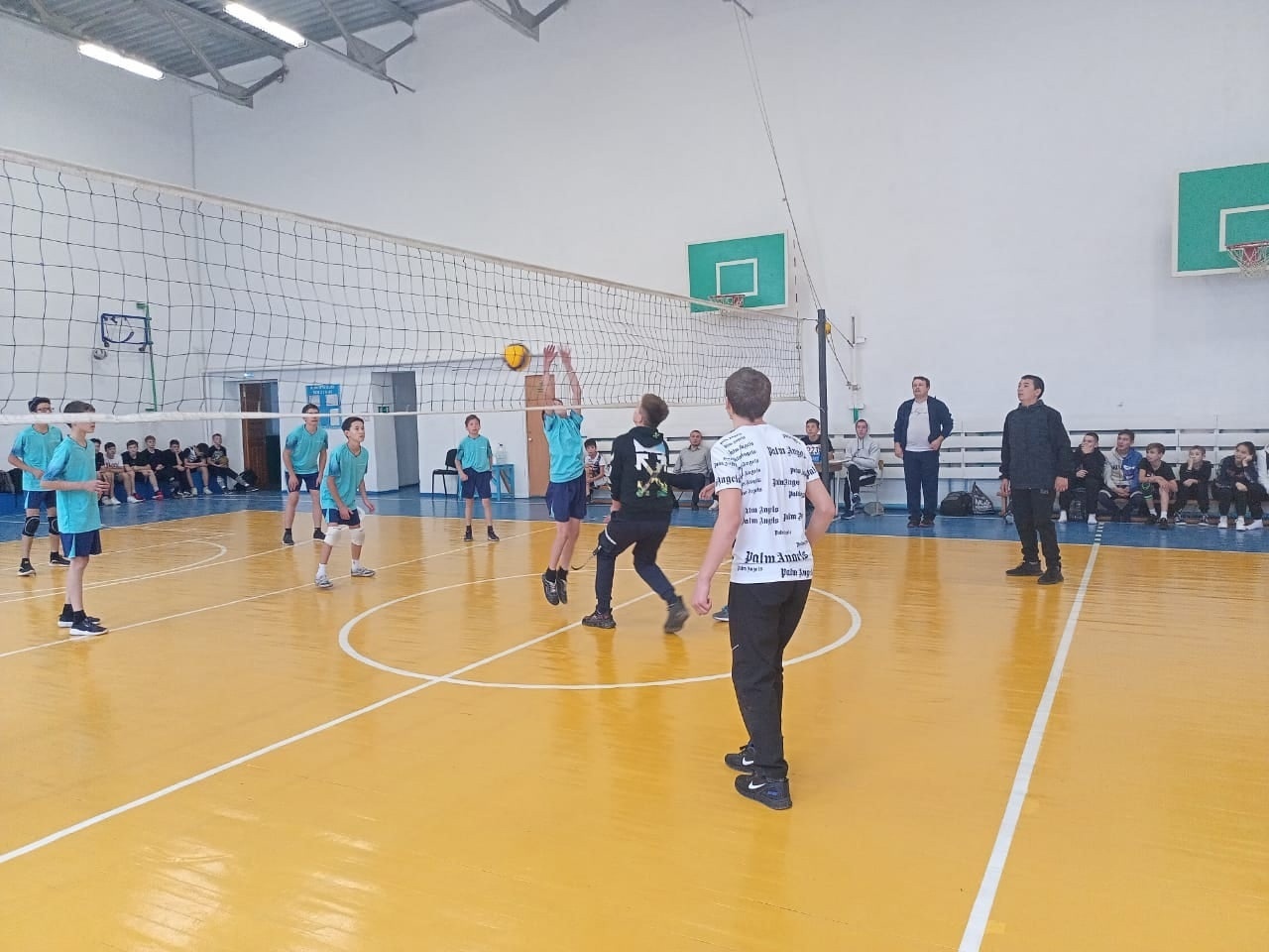 В Кигинском районе прошел турнир по волейболу