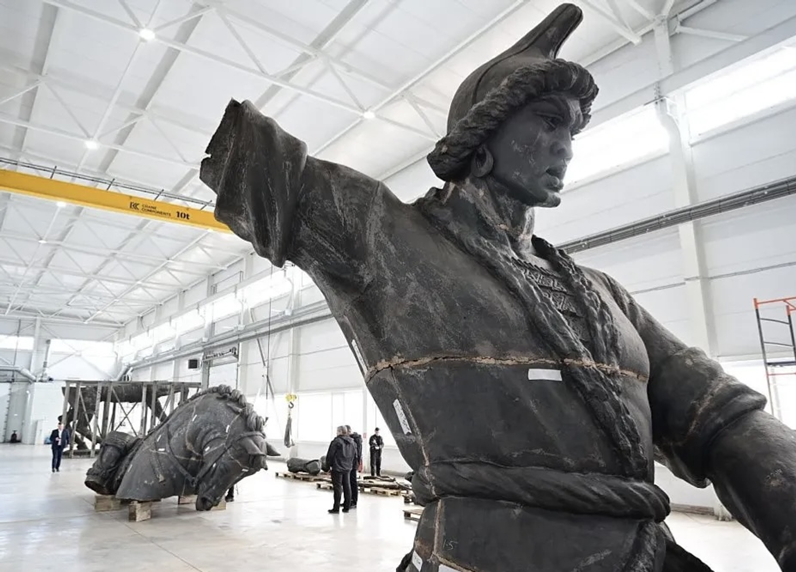 Глава Башкирии рассказал о вариантах реставрации памятника Салавату Юлаеву