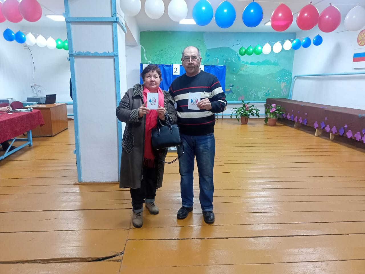 Супружеская пара из г. Сургут приняла участие в Выборах Президента РФ в с. Абзаево Кигинского района