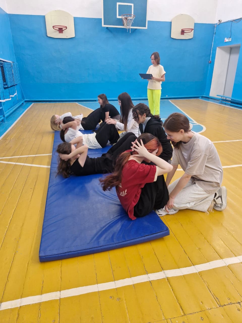 Кигинские старшеклассники сдают ГТО